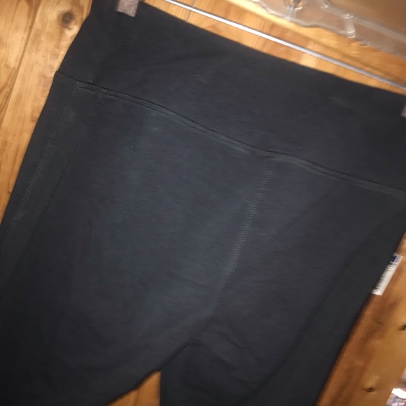 Black stretch pants size medium - Picture 2 of 8